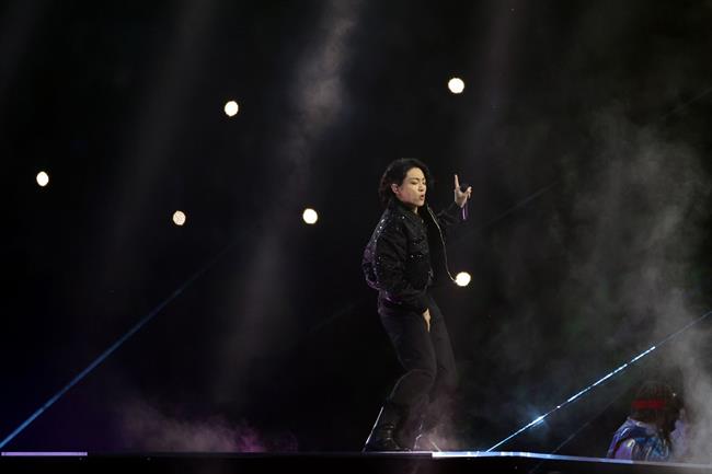 Jungkook đốt cháy sân khấu ở lễ khai mạc World Cup 2022 1 Jungkook đốt cháy sân khấu ở lễ khai mạc World Cup 2022 1