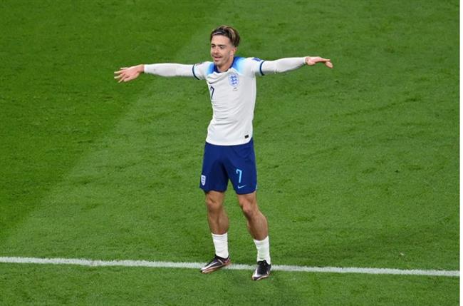 Khoảnh khắc xúc động đằng sau pha ăn mừng của Jack Grealish