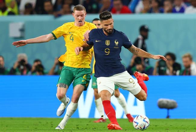 Giroud lên tiếng sau khi bị cầu thủ Australia chê thiếu lịch sự