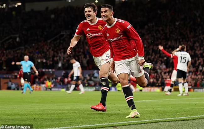 Harry Maguire bảo vệ Ronaldo sau những tranh cãi tại MU 