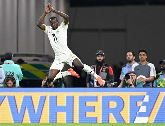 Phản ứng của Ronaldo khi chứng kiến đối thủ bắt chước kiểu ăn mừng 1 Phản ứng của Ronaldo khi chứng kiến đối thủ bắt chước kiểu ăn mừng 1