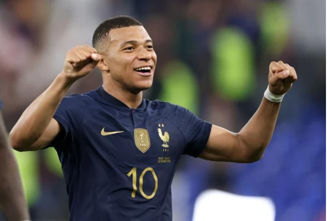 Mbappe lập cú đúp trước Đan Mạch Mbappe lap cu dup truoc dan Mach