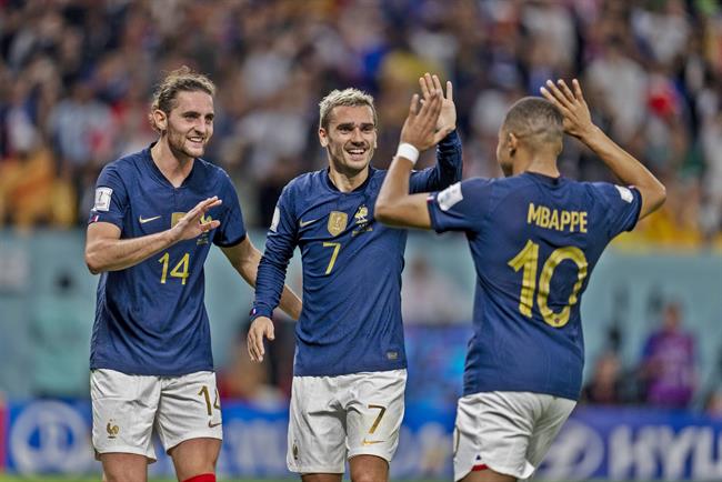 Pháp 2-1 Đan Mạch: Vượt qua vòng bảng trong nỗi nhớ Paul Pogba