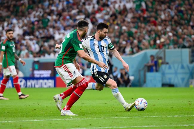 Hàng thủ Mexico bất lực nhìn Messi đi vào lịch sử 7 Hàng thủ Mexico bất lực nhìn Messi đi vào lịch sử 7