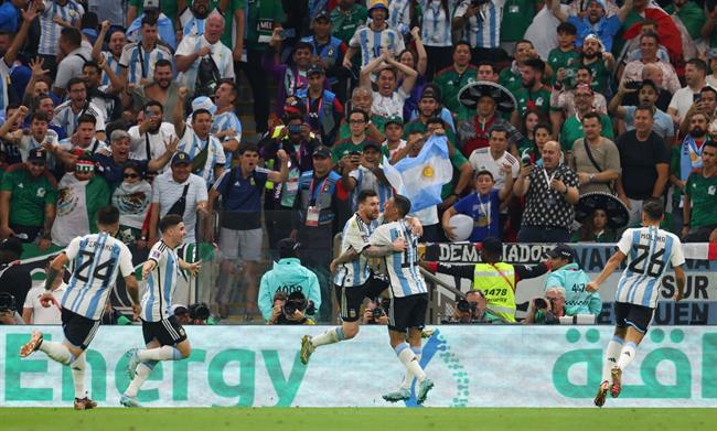 Hàng thủ Mexico bất lực nhìn Messi đi vào lịch sử 4 Hàng thủ Mexico bất lực nhìn Messi đi vào lịch sử 4