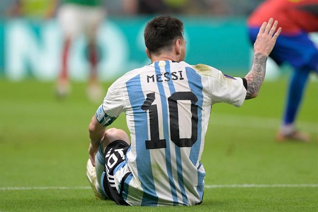 Hàng thủ Mexico bất lực nhìn Messi đi vào lịch sử 5 Hàng thủ Mexico bất lực nhìn Messi đi vào lịch sử 5