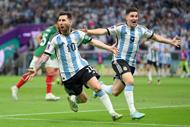 Argentina 2-0 Mexico: Điệu nhảy của Leo Messi!