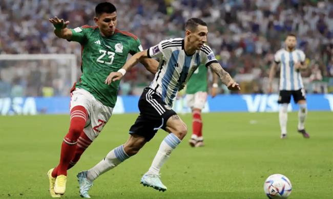 Roy Keane chê ĐT Argentina đá như đội hạng nhất 1