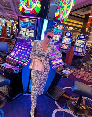 Georgina Rodriguez cực ngầu trong bộ trang phục đặc biệt