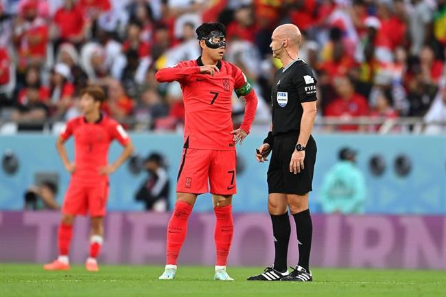 Cục diện bảng H trước lượt cuối Uruguay bét bảng vẫn rộng cửa đi tiếp 2 Cục diện bảng H trước lượt cuối Uruguay bét bảng vẫn rộng cửa đi tiếp 2