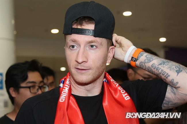 Marco Reus và Dortmund đặt chân tới sân bay Nội Bài