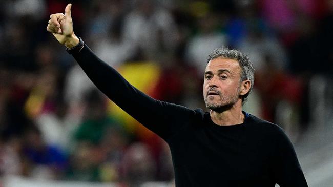 HLV Enrique tuyen bo TBN san sang doi dau moi doi thu