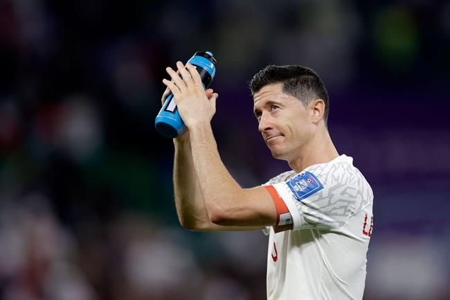 Lewandowski tiếc nuối sau trận thua trước ĐT Pháp 1 Lewandowski tiếc nuối sau trận thua trước ĐT Pháp 1