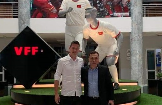 Filip Nguyễn bất ngờ khoe ảnh chụp cùng chủ tịch VFF