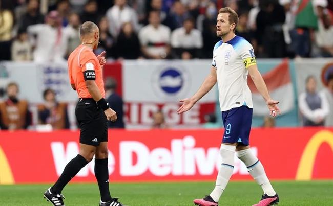 Trọng tài cướp của Anh một quả penalty trước Pháp