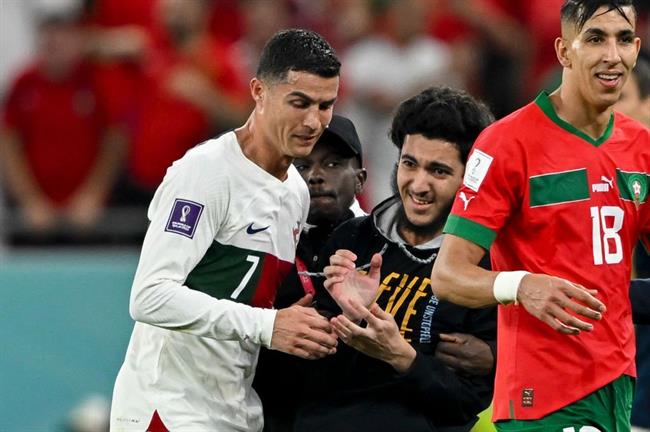 Ronaldo lập thêm kỷ lục dù vào sân từ băng ghế dự bị 1