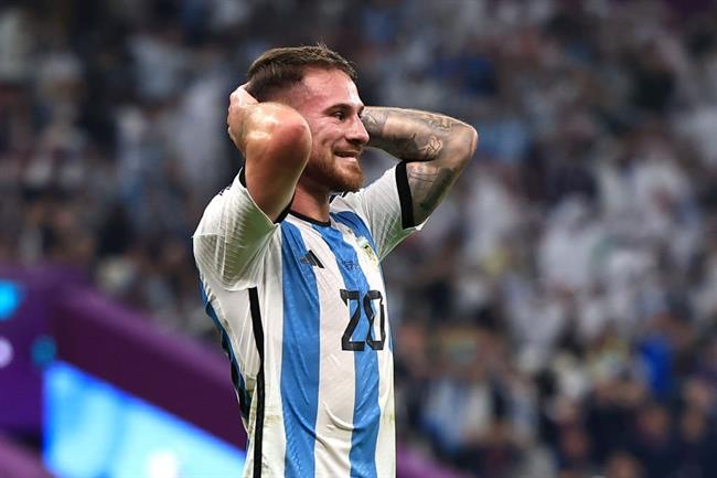 Cầu thủ ĐT Argentina cãi nhau với bố vì...Messi