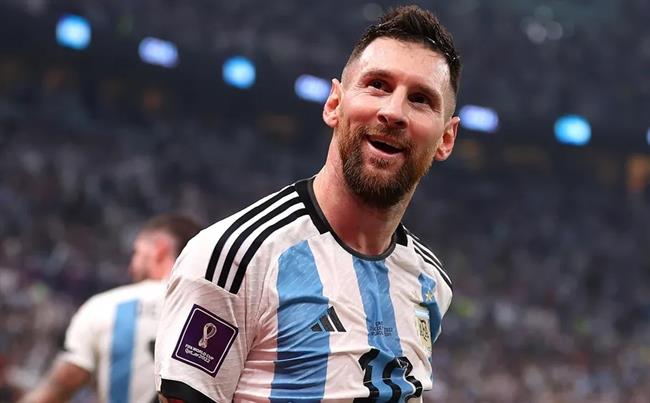 Batistuta hạnh phúc khi chứng kiến Messi xô đổ kỷ lục của mình 1