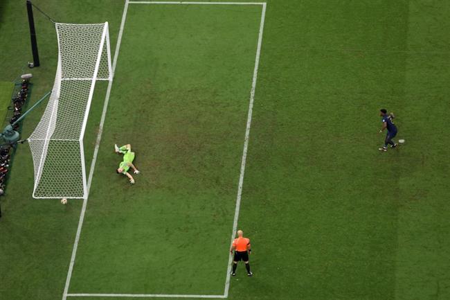 Emiliano Martinez dùng đòn hắc ám khiến Tchouameni đá hỏng luân lưu 2 Emiliano Martinez dùng đòn hắc ám khiến Tchouameni đá hỏng luân lưu 2