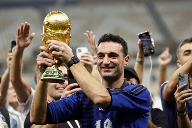Thầy trò HLV Lionel Scaloni nói gì sau chức vô địch World Cup 2022?
