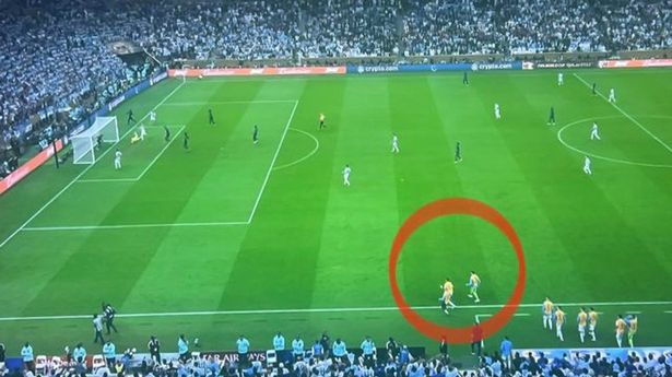 Vì sao bàn thắng của Messi hợp lệ dù Argentina có 13 cầu thủ trên sân 1