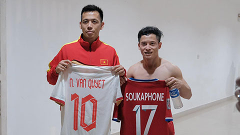 Messi Lào chủ động xin đổi áo với Văn Quyết