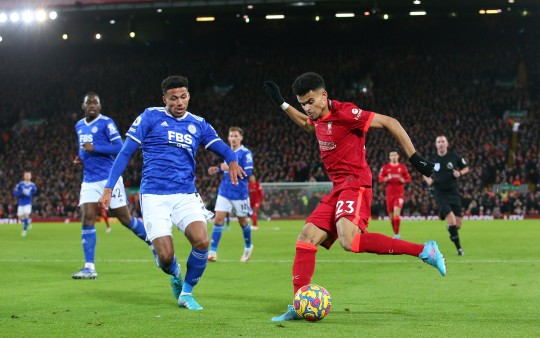 Michael Owen và Rio Ferdinand ngạc nhiên với Luis Diaz