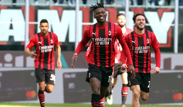 Leao ghi bàn duy nhất sau pha phất bóng tuyệt vời của Maignan