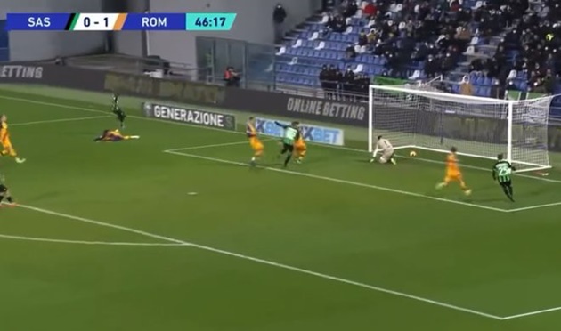 Rui Patricio mắc sai lầm khó tin trong màu áo Roma