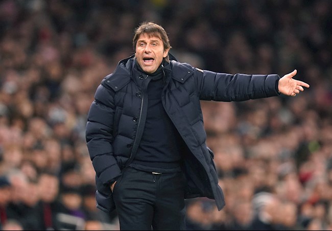 Conte tố truyền thông tạo ra xích mích giữa ông và Tottenham