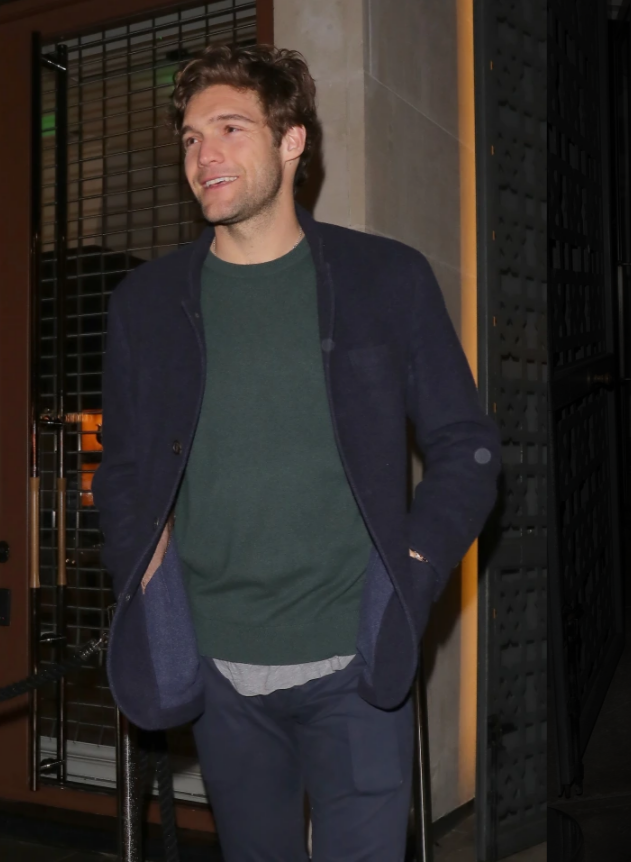 Marcos Alonso trò chuyện với một fan hâm mộ