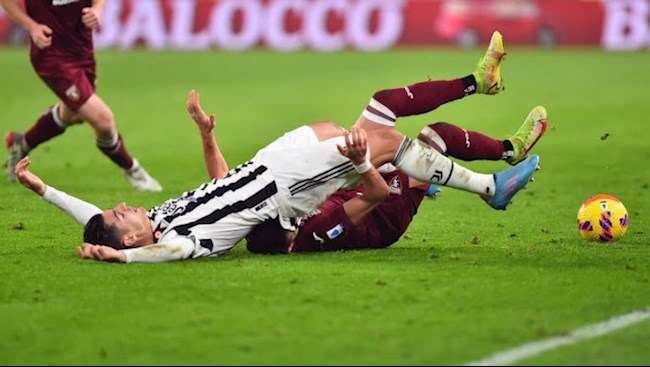 Không thể đánh bại Torino, Juventus có nguy cơ rơi khỏi Top 4