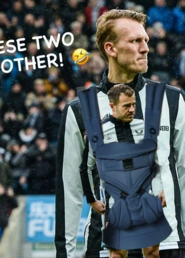 Hình ảnh hài hước nhất vòng 26 Ngoại hạng Anh