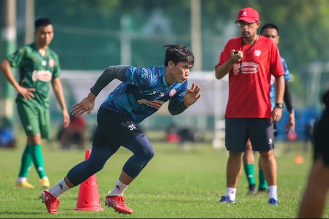 Cơ hội tới tay thủ môn Bùi Tiến Dũng sau vòng 3 V-League 2022