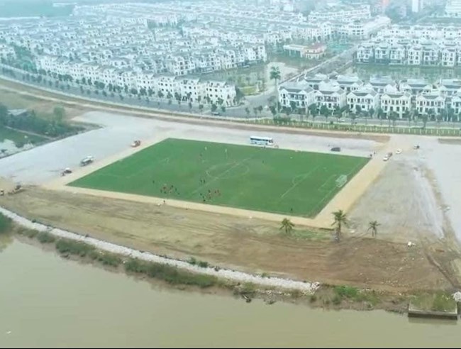 Thầy trò HLV Chu Đình Nghiêm sắp có sân tập sát bờ sông