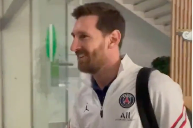 Lionel Messi đột ngột trở lại Tây Ban Nha