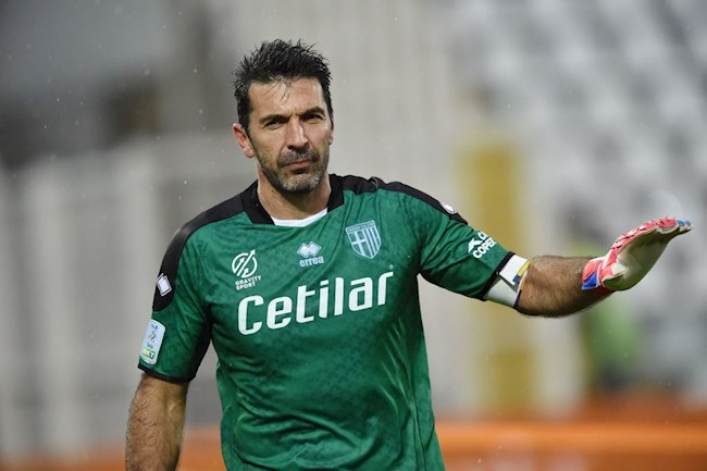 Chính thức Buffon thi đấu tới năm 46 tuổi hình ảnh