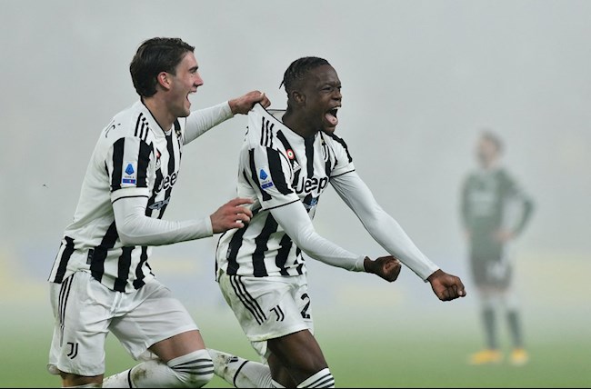 Bộ đôi tân binh Dusan Vlahovic và Denis Zakaria cùng ghi bàn trong trận ra mắt Juventus Bộ đôi tân binh Dusan Vlahovic và Denis Zakaria cùng ghi bàn trong trận ra mắt Juventus