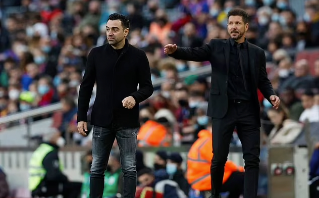 Xavi nhắn Simeone: Mỗi người một cách đá