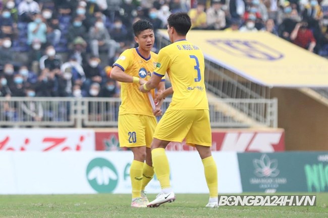 Quế Ngọc Hải vs Phan Văn Đức Quế Ngọc Hải vs Phan Văn Đức