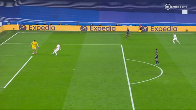 Tình huống Donnarumma mắc sai lầm giúp Benzema cân bằng tỷ số 1-1 Tình huống Donnarumma mắc sai lầm giúp Benzema cân bằng tỷ số 1-1