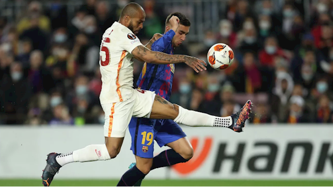 Barca không thể cụ thể được ưu thế sân nhà trước Galasataray Barca không thể cụ thể được ưu thế sân nhà trước Galasataray