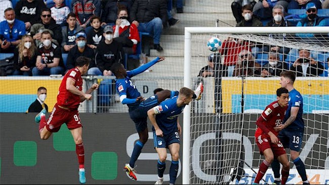 Lewandowski ghi bàn nhưng Bayern không thể giành chiến thắng