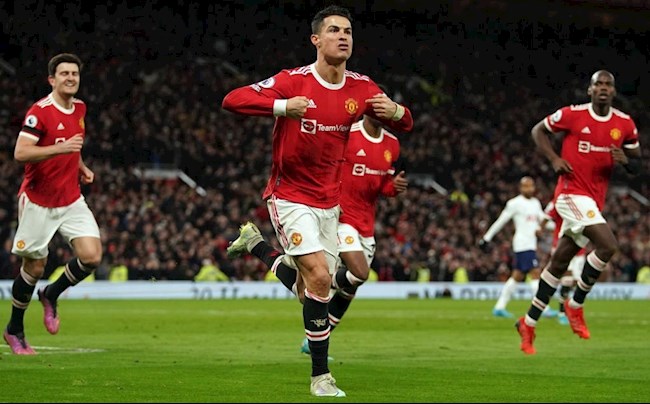 Ronaldo sau cú hattrick: MU có thể đánh bại bất kỳ đối thủ nào