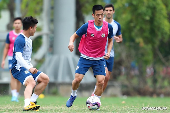 Văn Quyết nói gì về thông tin Quang Hải có thể rời Hà Nội FC?