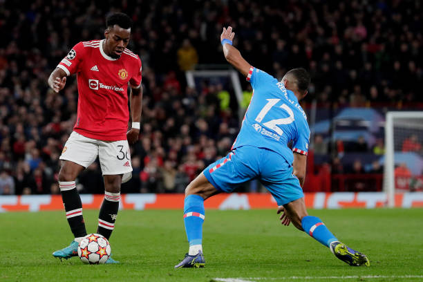 2 huyền thoại MU chỉ trích Elanga