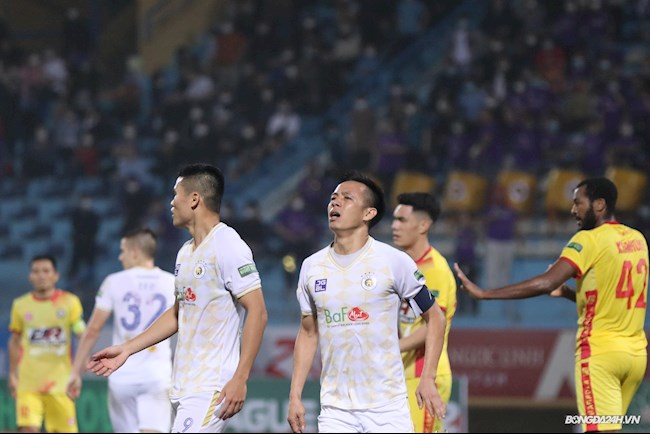 HLV Hà Nội FC ấn tượng với khả năng của Văn Quyết