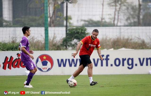 HLV người Pháp tạm dẫn dắt U23 Việt Nam thay trợ lý Lee Young Jin hình ảnh