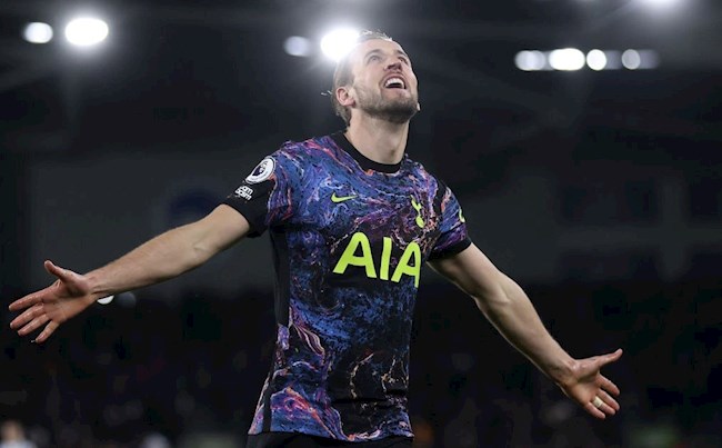 Harry Kane bày tỏ sau khi chạm cột mốc mới