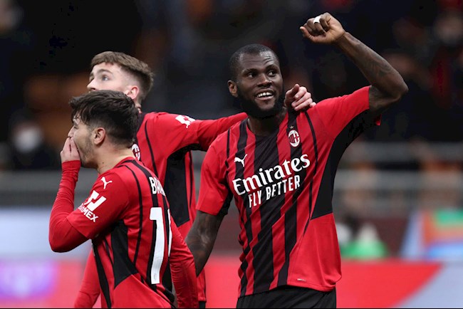 Kessie ra yêu sách với Barca
